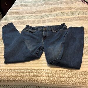 EUC NYDJ skinny jeanss size 10